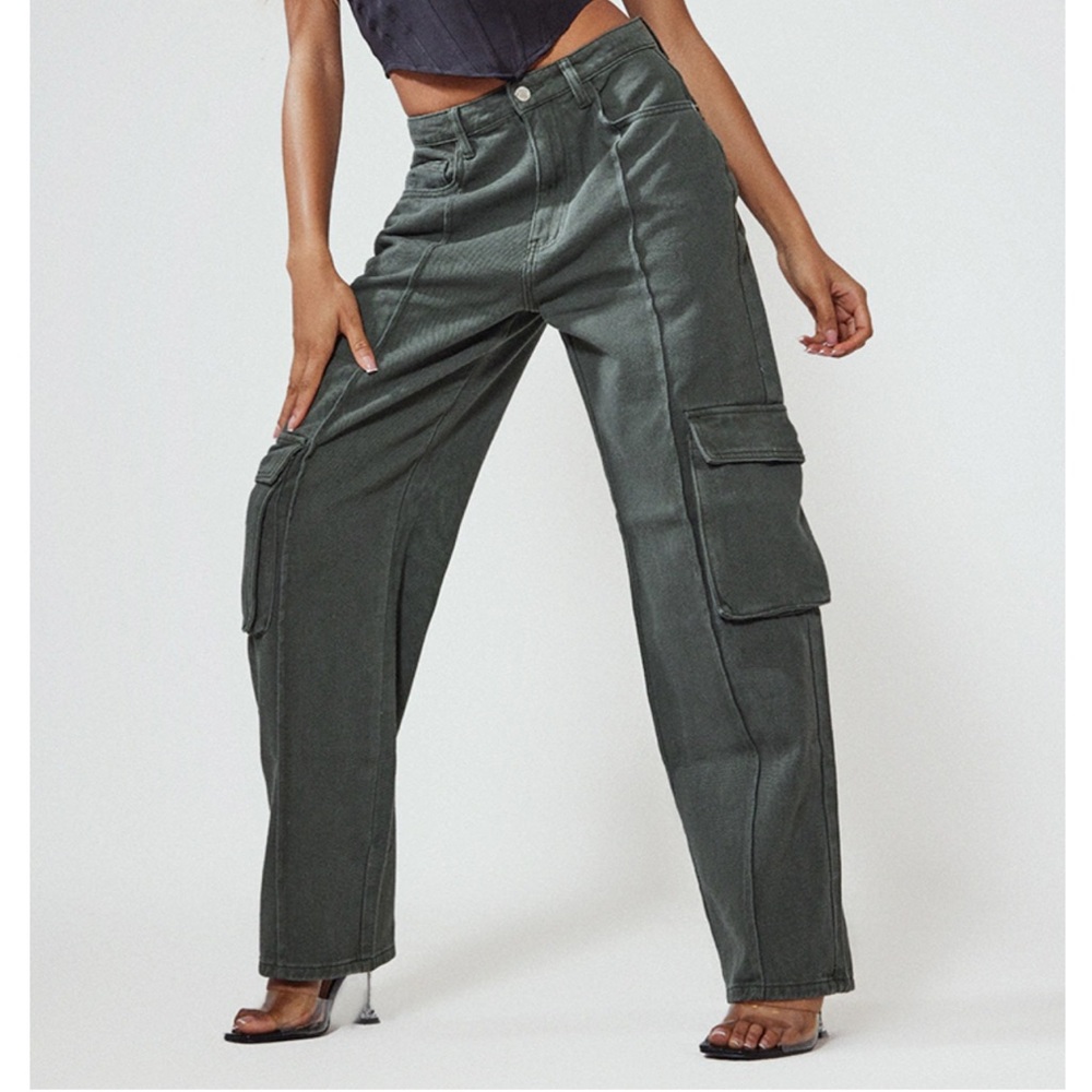 Pretty Little Thing Cargo Jeans